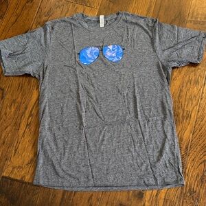 Skyy Vodka Gray Tee with Blue Aviator Graphic sz XL